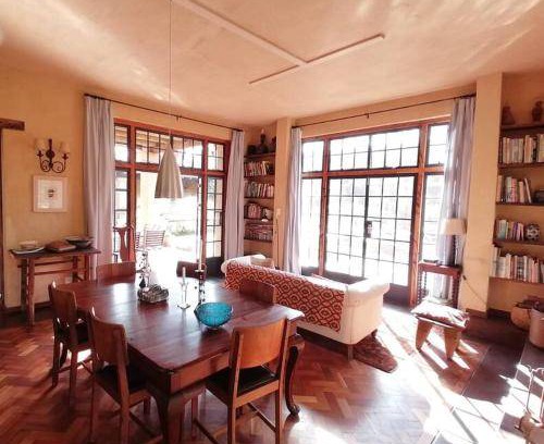 Magaliesberg Villa | 450 m² Villa ∙ 4 bedrooms ∙ 8 guests