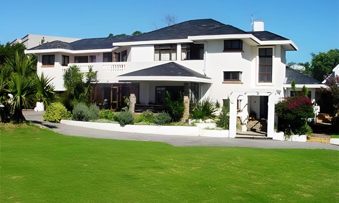 Port Elizabeth Central Bed & Breakfast | 50 m² Bed and breakfast ∙ 2 guests