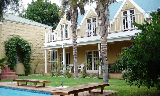 Oudtshoorn Bed & Breakfast | 50 m² Bed and breakfast ∙ 3 guests