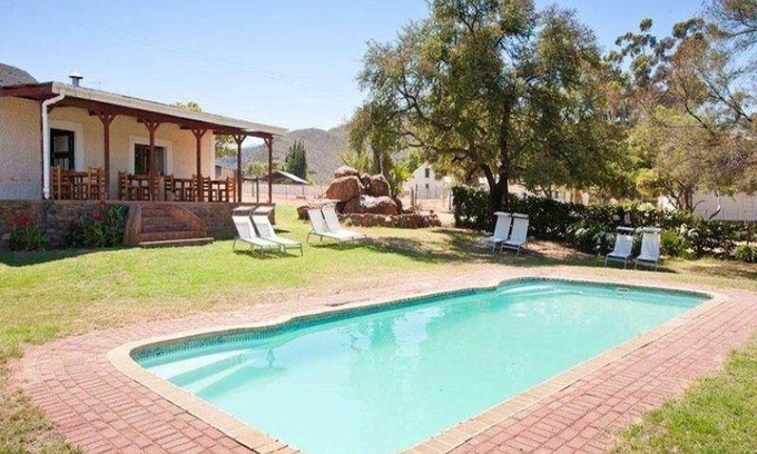 Oudtshoorn Apartment | 50 m² Serviced apartment ∙ 6 guests