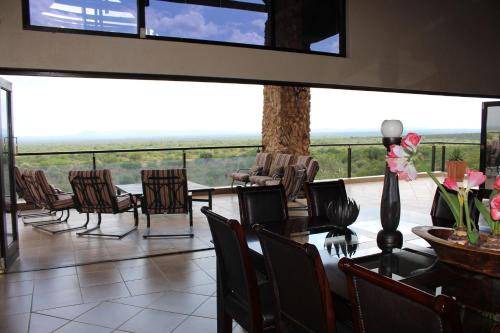 Bela-Bela Villa | 500 m² Villa ∙ 5 bedrooms ∙ 14 guests