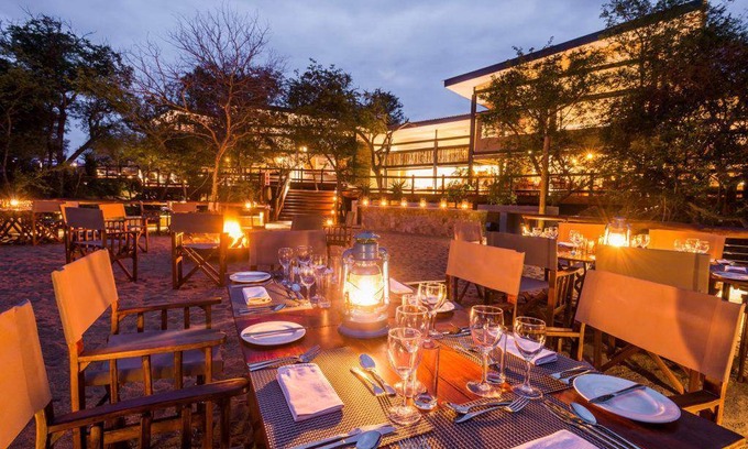 Maruleng Other | 51 m² Tent ∙ 10 guests