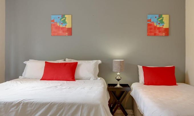 Greater Johannesburg Metropolitan Area Apartment | 51 on York Unit 11 with PRIVATE Bathroom