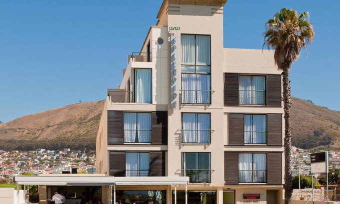 Mouille Point Hotel | 52 m² Hotel ∙ 127 guests
