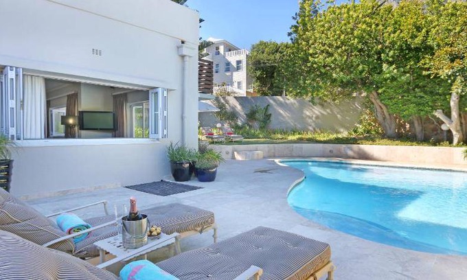 Camps Bay Villa | 53 m² Villa ∙ 127 guests