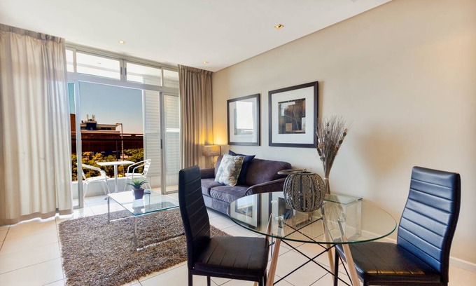 Cape Town City Centre Apartment | 55 m² Apartment ∙ 1 bedroom ∙ 2 guests