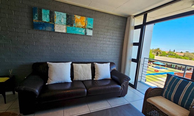 Milnerton Apartment | 57 m² Apartment ∙ 2 bedrooms ∙ 4 guests