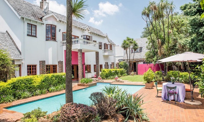 Linden Hotel | 5th Avenue Gooseberry Guest House