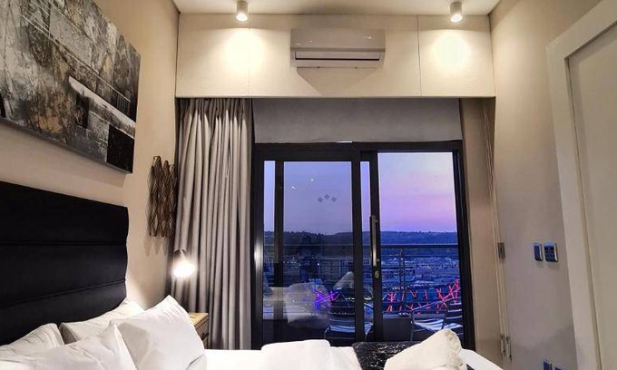 Menlyn Apartment | 60 m² Apartment ∙ 1 bedroom ∙ 2 guests