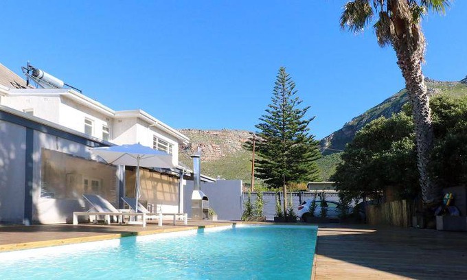 Muizenberg Bed & Breakfast | 60 m² Bed and breakfast ∙ 4 guests