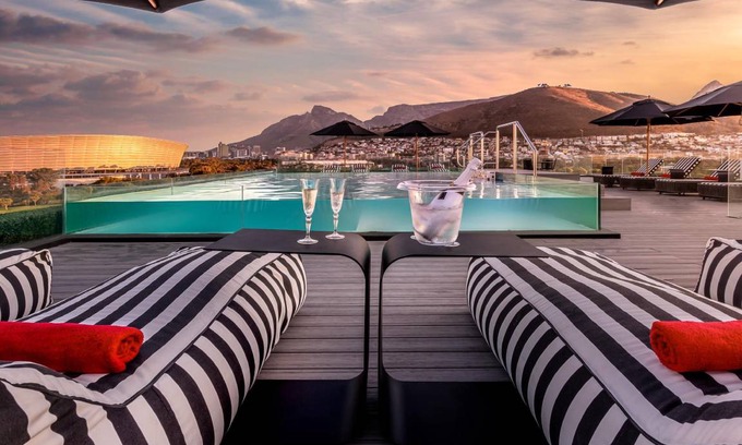 Mouille Point Hotel | 60 m² Hotel ∙ 10 guests