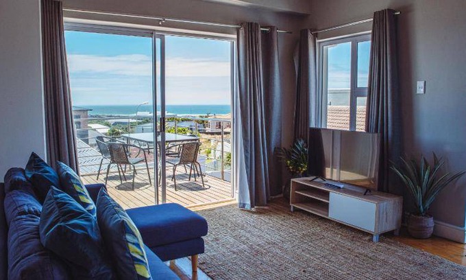 Humewood House | 60 m² House ∙ 2 bedrooms ∙ 4 guests