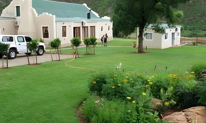 De Rust House | 65 m² Farmhouse ∙ 4 guests