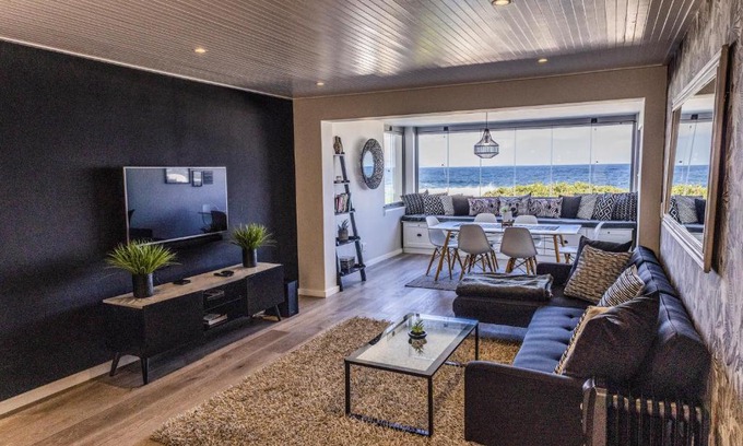 Westcliff Apartment | 67 Whale Rock Estate, Hermanus