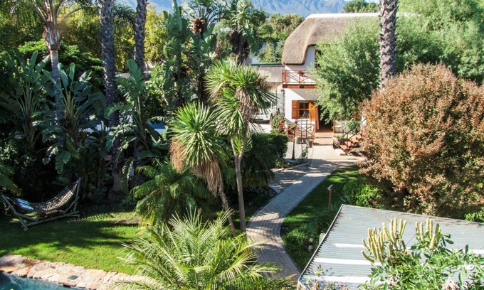 Robertson House | 70 m² House ∙ 2 bedrooms ∙ 4 guests