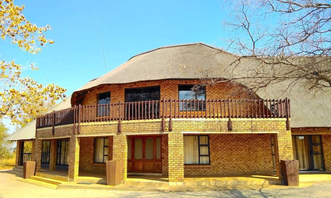 Leeupoort House | 700 m² House ∙ 6 bedrooms ∙ 13 guests