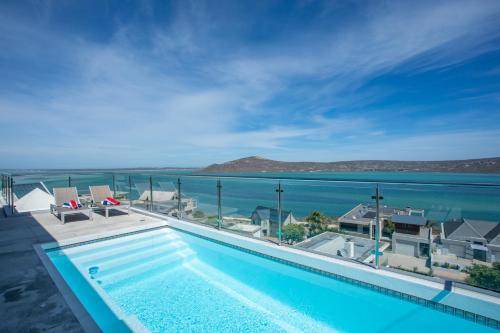 Langebaan Villa | 700 m² Villa ∙ 5 bedrooms ∙ 10 guests