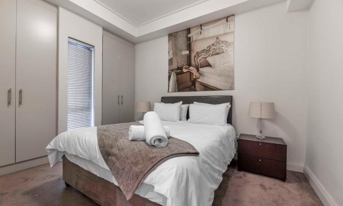 Victoria and Alfred Waterfront Apartment | 706 Canal Quays