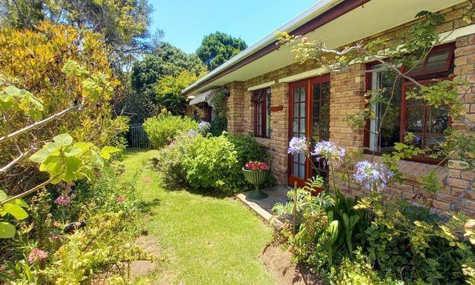 Constantia Apartment | 75 m² Apartment ∙ 1 bedroom ∙ 3 guests