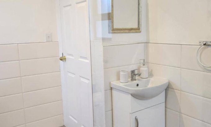 Ekurhuleni Apartment | 75 m² Apartment ∙ 1 bedroom ∙ 2 guests