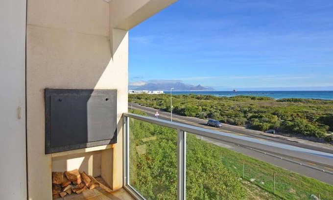 Big Bay Apartment | 75 m² Apartment ∙ 2 bedrooms ∙ 4 guests