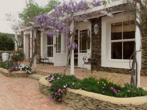 Barrydale Villa | 75 m² Villa ∙ 1 bedroom ∙ 2 guests