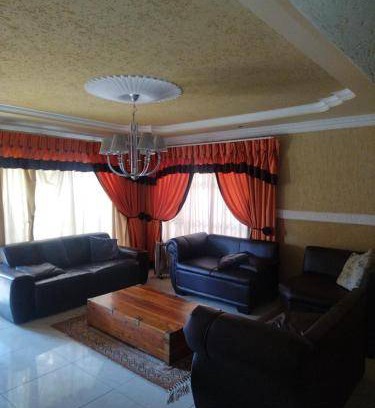 Vanderbijlpark House | 760 m² House ∙ 3 bedrooms ∙ 6 guests