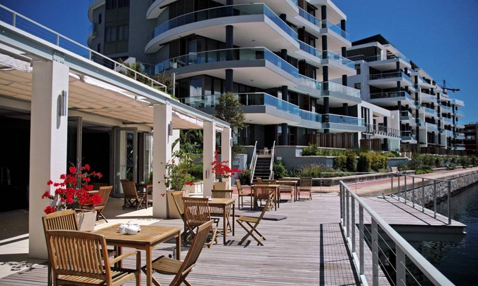 Victoria and Alfred Waterfront Apartment | 85 m² Apartment ∙ 1 bedroom ∙ 2 guests