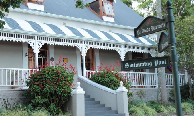 Swellendam Bed & Breakfast | 85 m² Bed and breakfast ∙ 3 bedrooms ∙ 127 guests