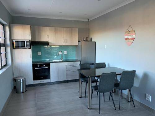 Moses Kotane House | 85 m² House ∙ 2 bedrooms ∙ 4 guests