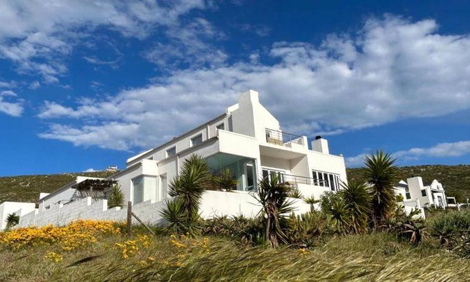St. Helena Bay Villa | 85 m² Villa ∙ 5 bedrooms ∙ 10 guests