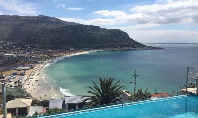 Fish Hoek Apartment | 90 m² Apartment ∙ 2 bedrooms ∙ 127 guests