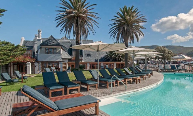 Hermanus City-Centre Bed & Breakfast | 90 m² Bed and breakfast ∙ 2 bedrooms ∙ 127 guests