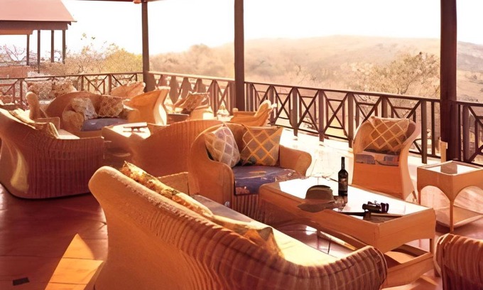 UPhongolo Cabin | 90 m² Lodge ∙ 127 guests