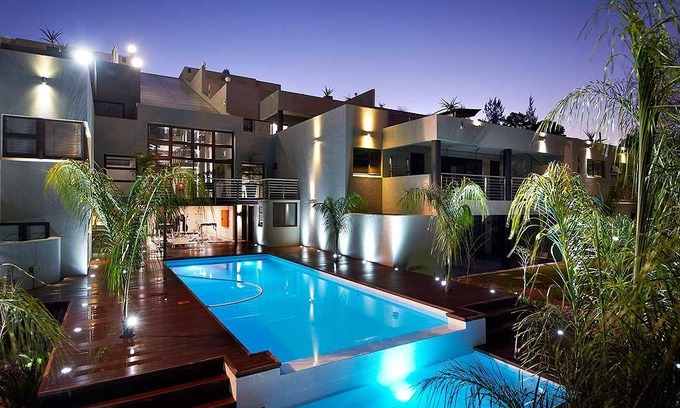 Greater Johannesburg Metropolitan Area Bed & Breakfast | 900 m² Bed and breakfast ∙ 4 bedrooms ∙ 127 guests