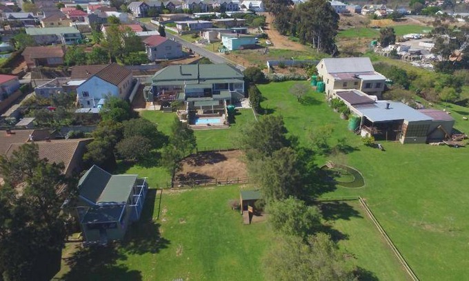 Caledon Apartment | 96 m² Apartment ∙ 2 bedrooms ∙ 4 guests