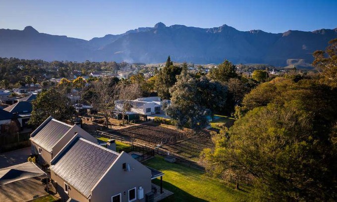 Swellendam Ski Chalet | 97 m² Chalet ∙ 2 bedrooms ∙ 6 guests