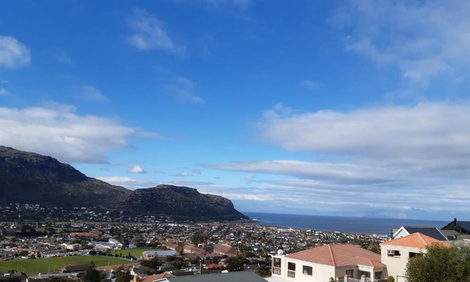 Fish Hoek Apartment | A Place in Thyme