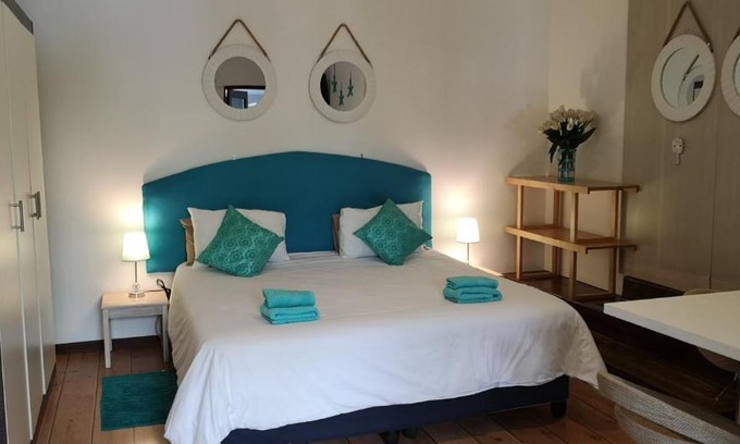 Somerset West House | a Vue Guesthouse