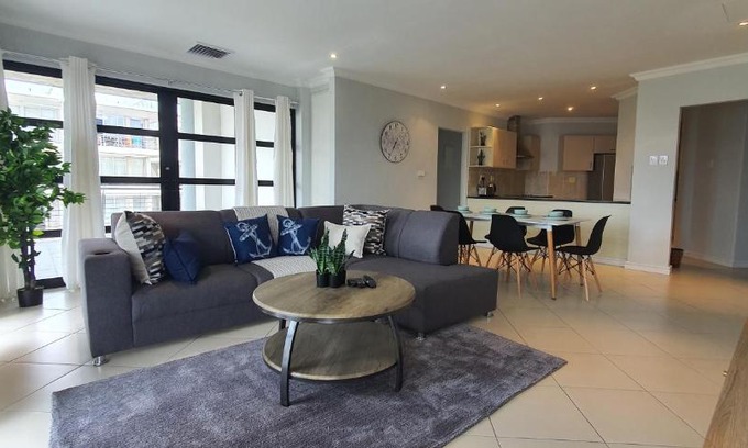 Durban Point Apartment | Accommodation Front - Lavish 6 Sleeper Penthouse with Stunning Views