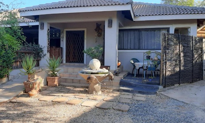 Hoedspruit House | Aloes Bush Stay
