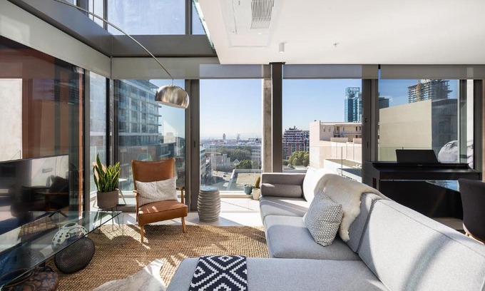 Bo'Kaap Apartment | Always-Power Trendy De Waterkant Loft