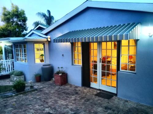 Grahamstown House | Antique Silk Self Catering Unit