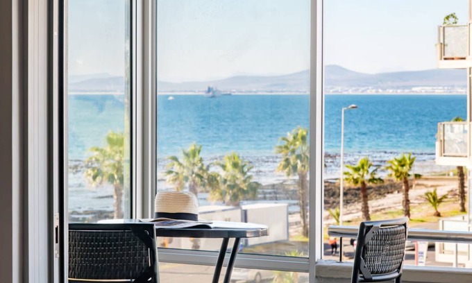 Mouille Point Apartment | Apartment ∙ 1 bedroom ∙ 2 guests