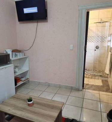 Greater Johannesburg Metropolitan Area Apartment | Apartment ∙ 1 bedroom ∙ 2 guests