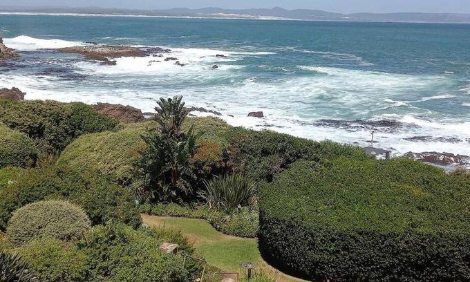 Eastcliff Apartment | Apartment ∙ 2 bedrooms ∙ 4 guests