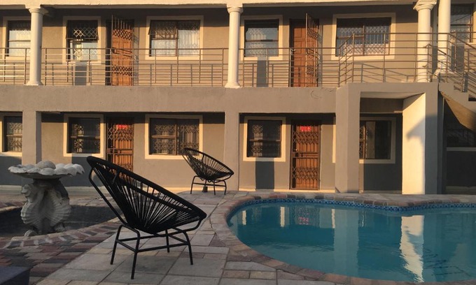 Hazyview Apartment | Asante’s Guest House