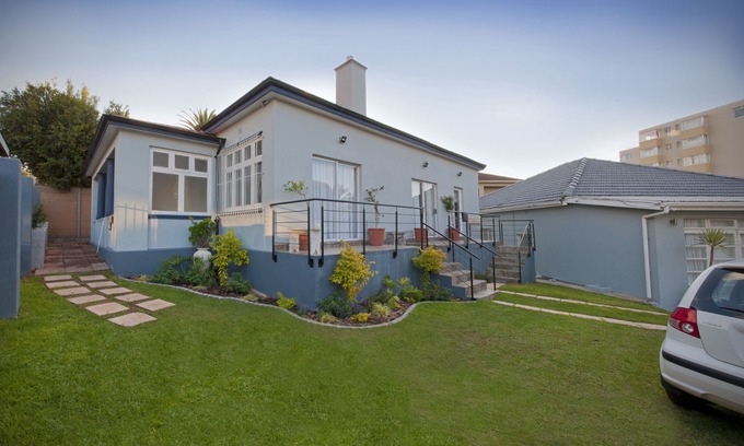 Green Point Hotel | Atlantic Point Backpackers