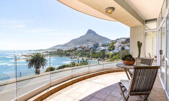 Camps Bay Apartment | Balie Bay