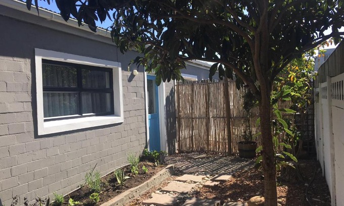 Kommetjie Apartment | Beach Walk Cottage